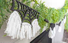 Load image into Gallery viewer, Spider Web Wooden Garland Or Unfinished Craft Kit