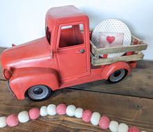 Load image into Gallery viewer, Valentine&#39;s Letter Sign Or Craft Kit
